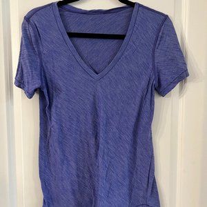 Women's Lululemon Short Sleeve V Neck Tee Size 8